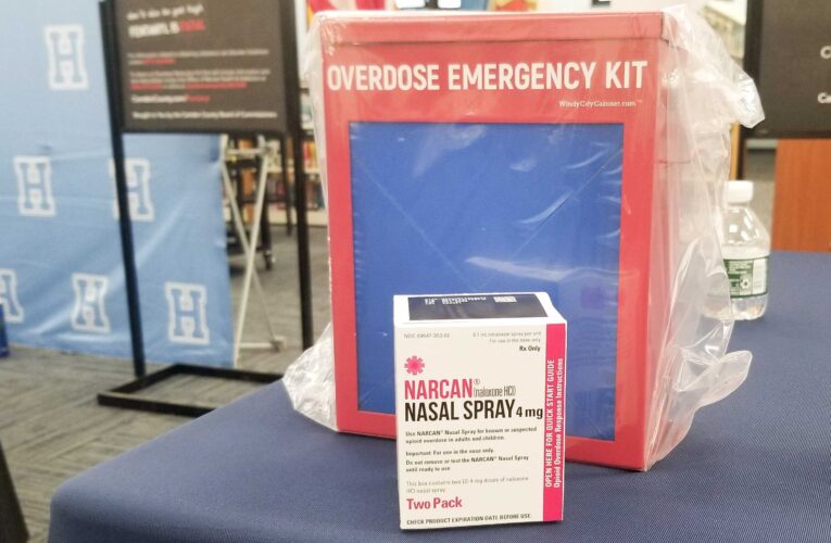 La policía de Jeffersontown instala 25 cajas de emergencia con kits para sobredosis en toda la ciudad